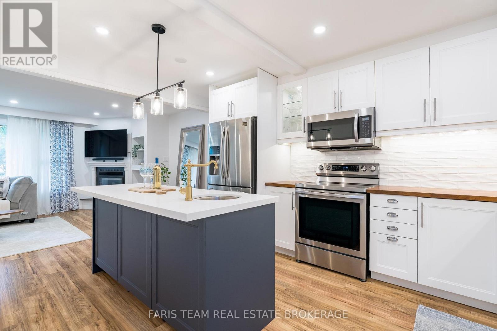 Photo 21 of 4 B Oak Street, Barrie ON