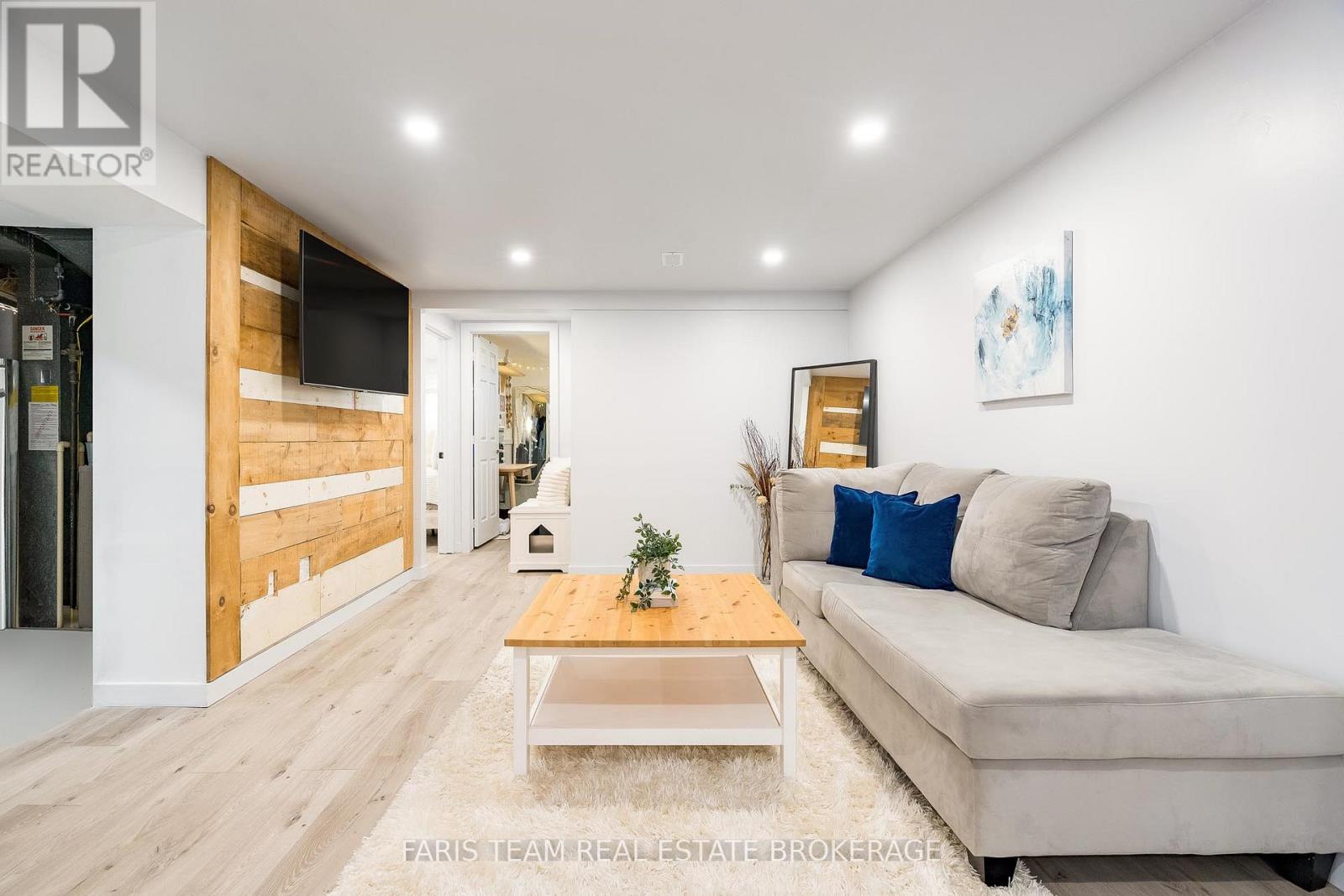 Photo 29 of 4 B Oak Street, Barrie ON