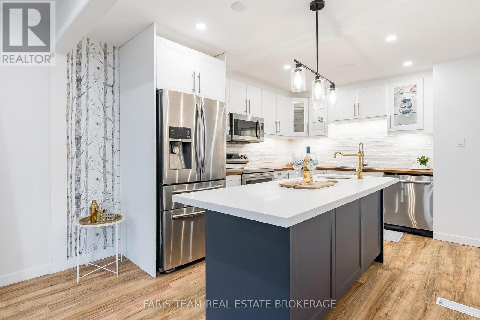 Photo 23 of 4 B Oak Street, Barrie ON