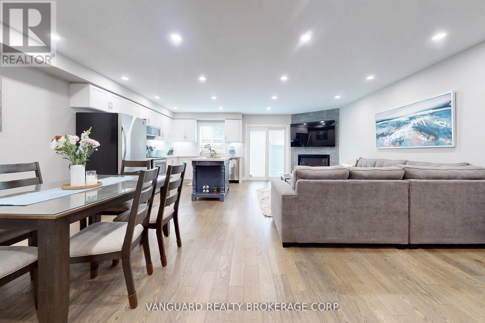 Photo 37 of 117 Gianmarco Way, Vaughan ON