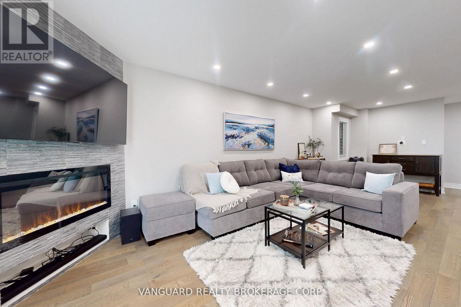 Photo 35 of 117 Gianmarco Way, Vaughan ON