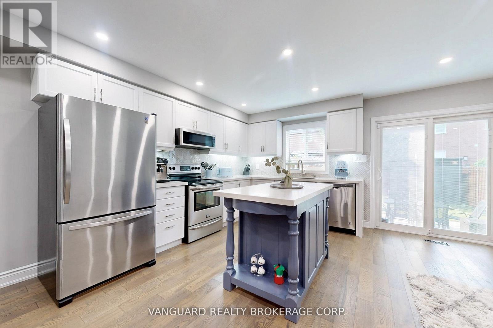 Photo 11 of 117 Gianmarco Way, Vaughan ON