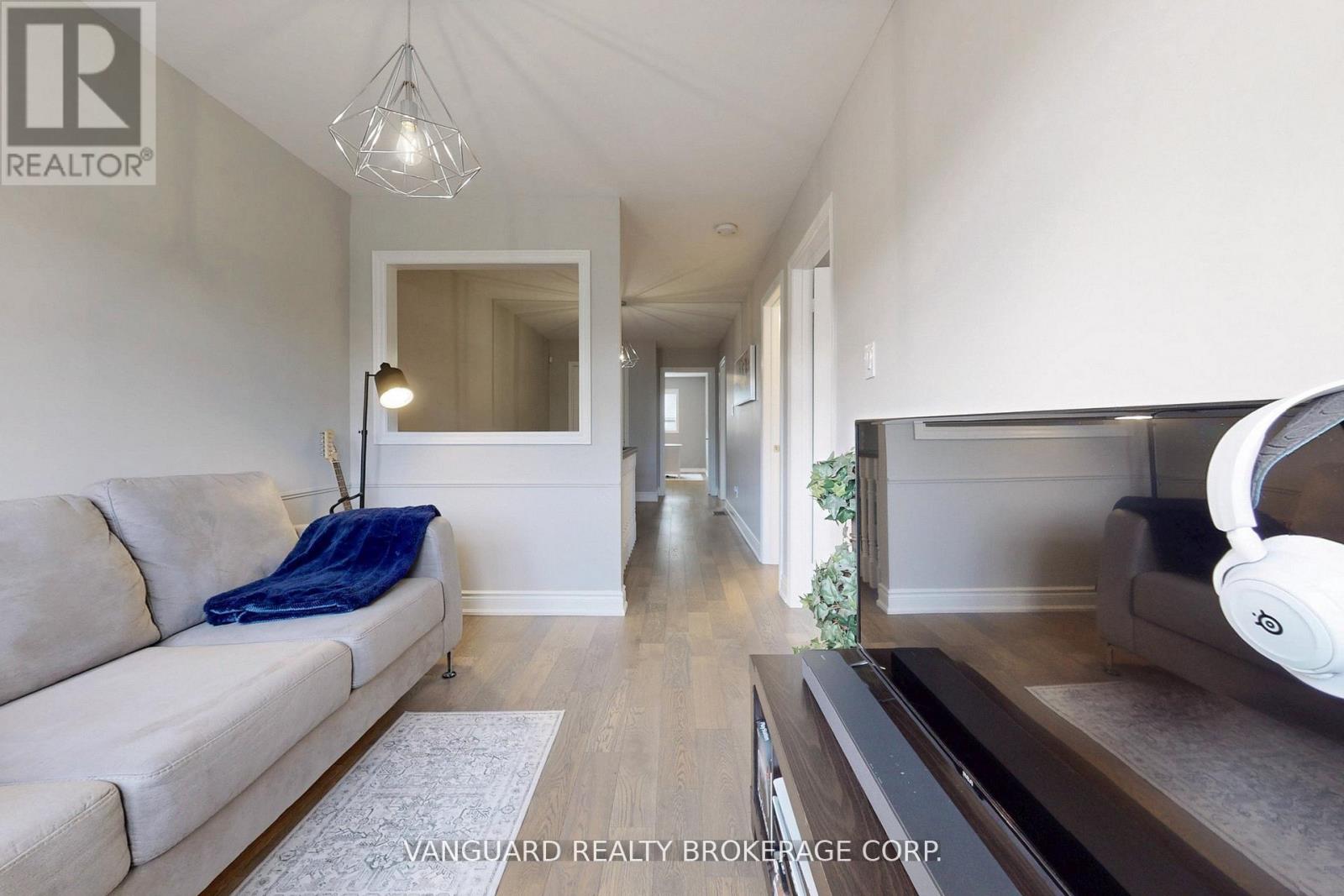 Photo 25 of 117 Gianmarco Way, Vaughan ON