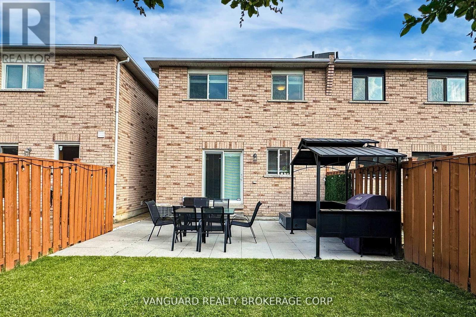 Photo 32 of 117 Gianmarco Way, Vaughan ON