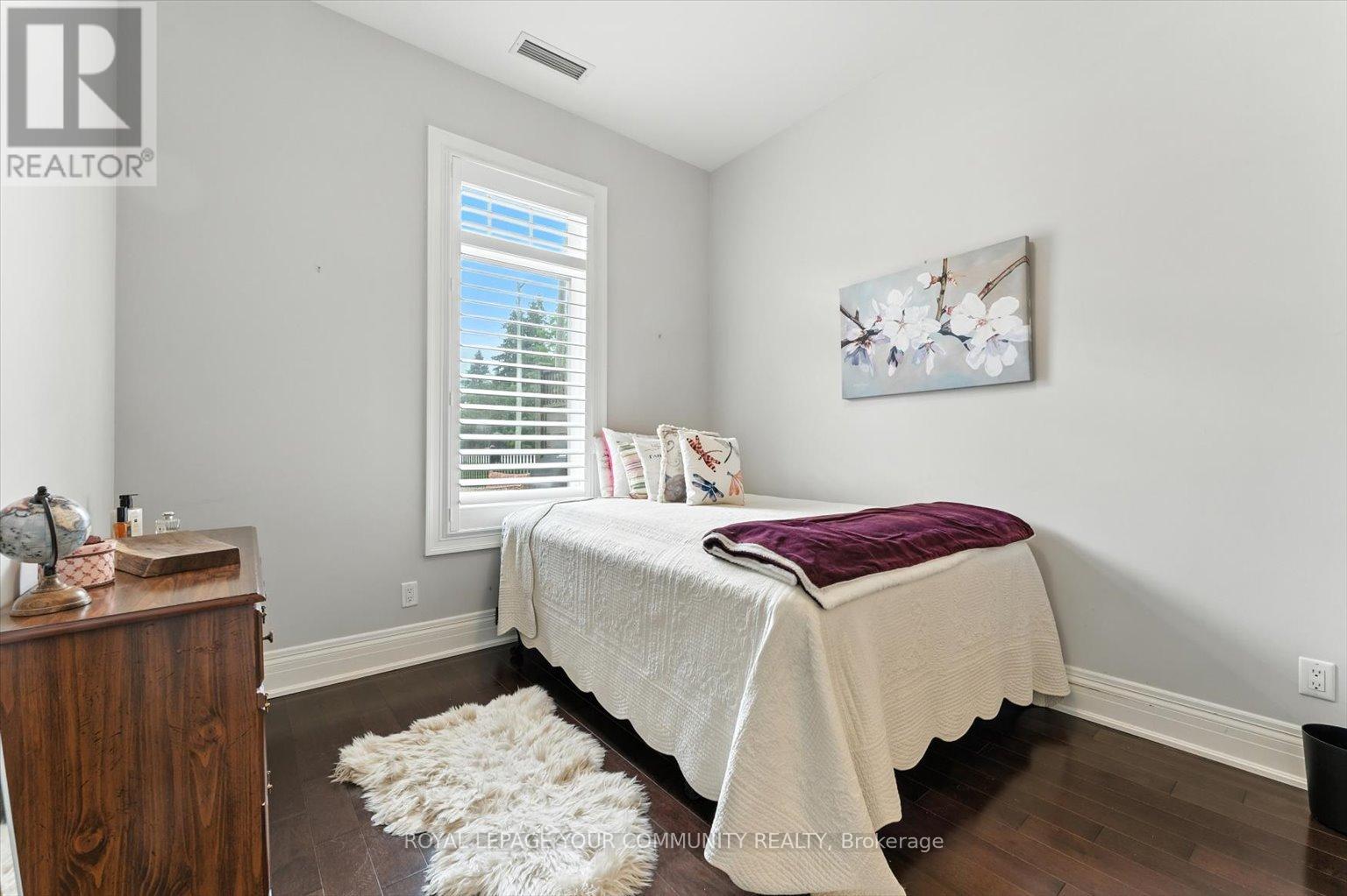 Photo 15 of 101 80 Burns Boulevard, King ON