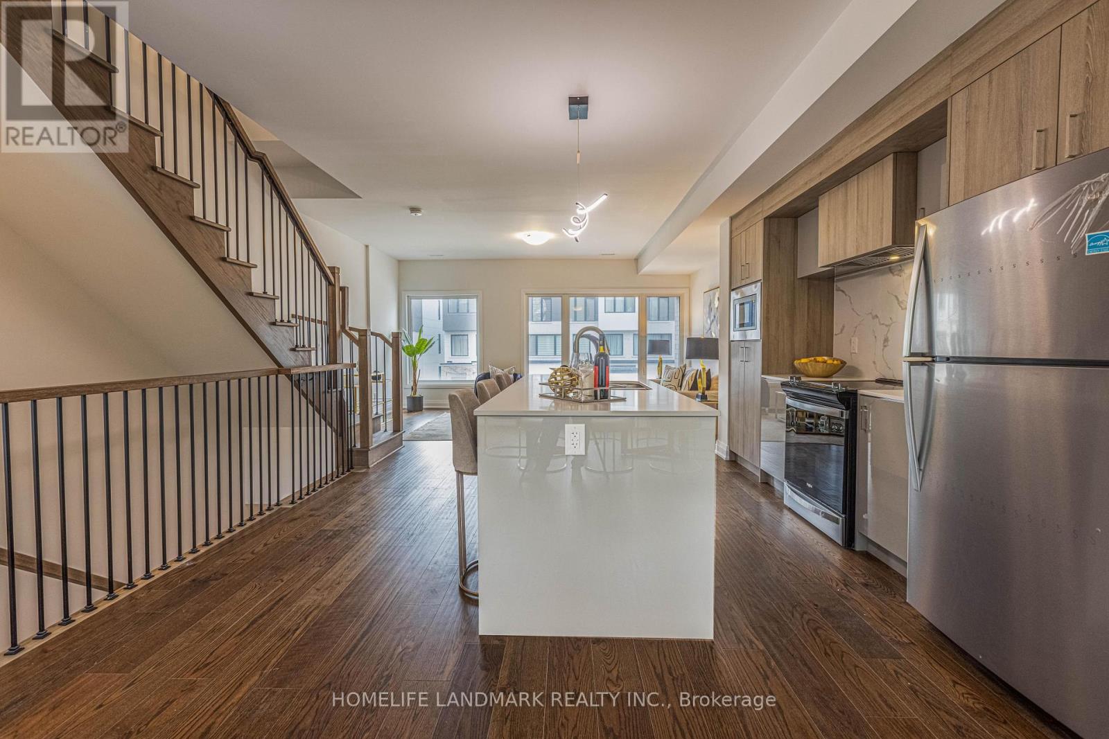 Photo 6 of 20 Persica Street, Richmond Hill ON