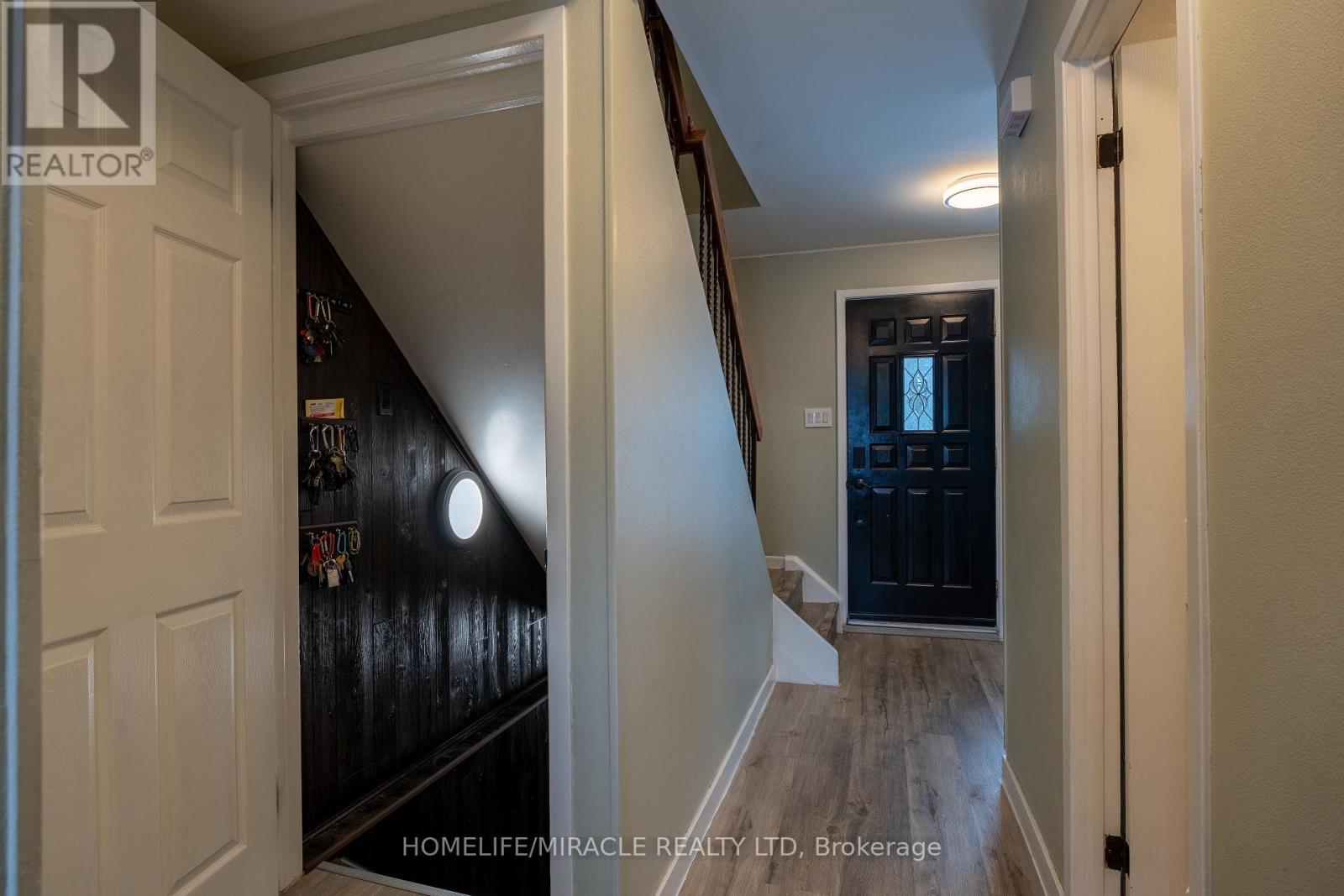 Photo 24 of 104 Stuart Street, Whitchurchstouffville ON