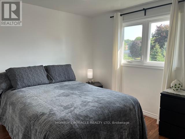 Photo 6 of 104 Stuart Street, Whitchurchstouffville ON