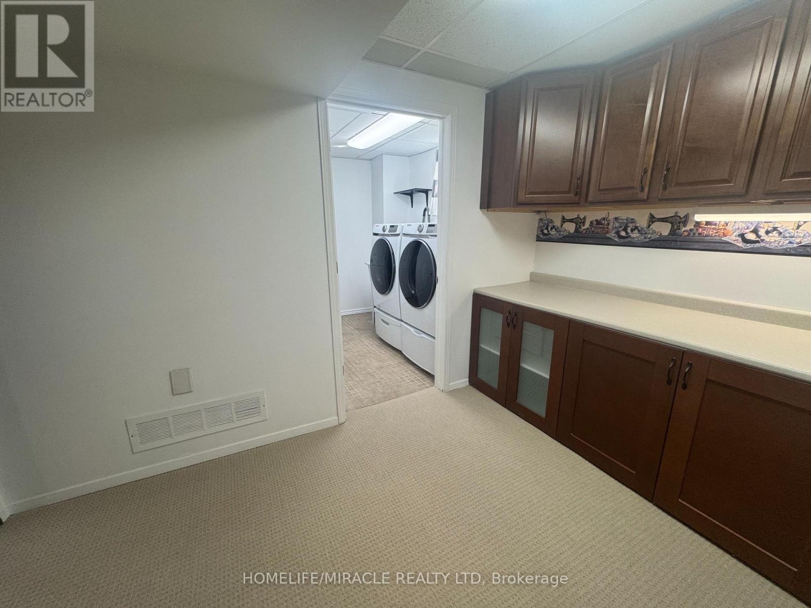 Photo 26 of 104 Stuart Street, Whitchurchstouffville ON