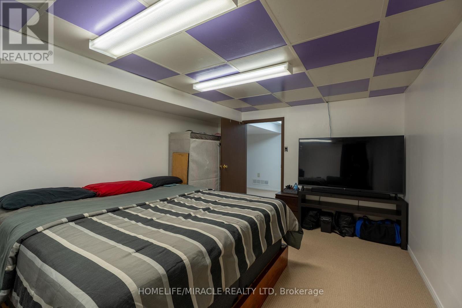 Photo 29 of 104 Stuart Street, Whitchurchstouffville ON