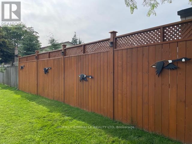 Photo 34 of 104 Stuart Street, Whitchurchstouffville ON