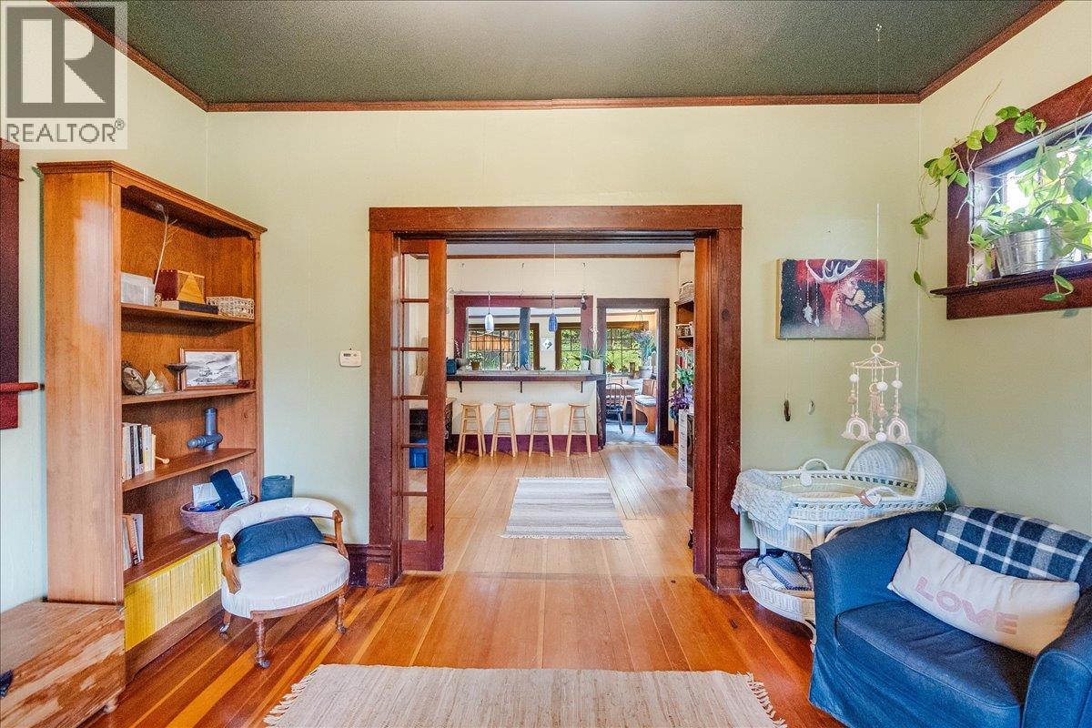 Photo 31 of 222 Observatory Street, Nelson BC