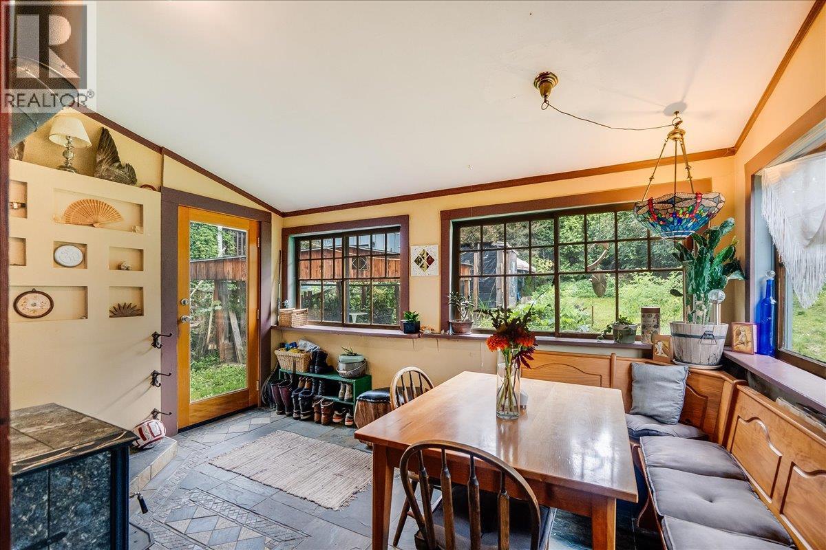 Photo 15 of 222 Observatory Street, Nelson BC