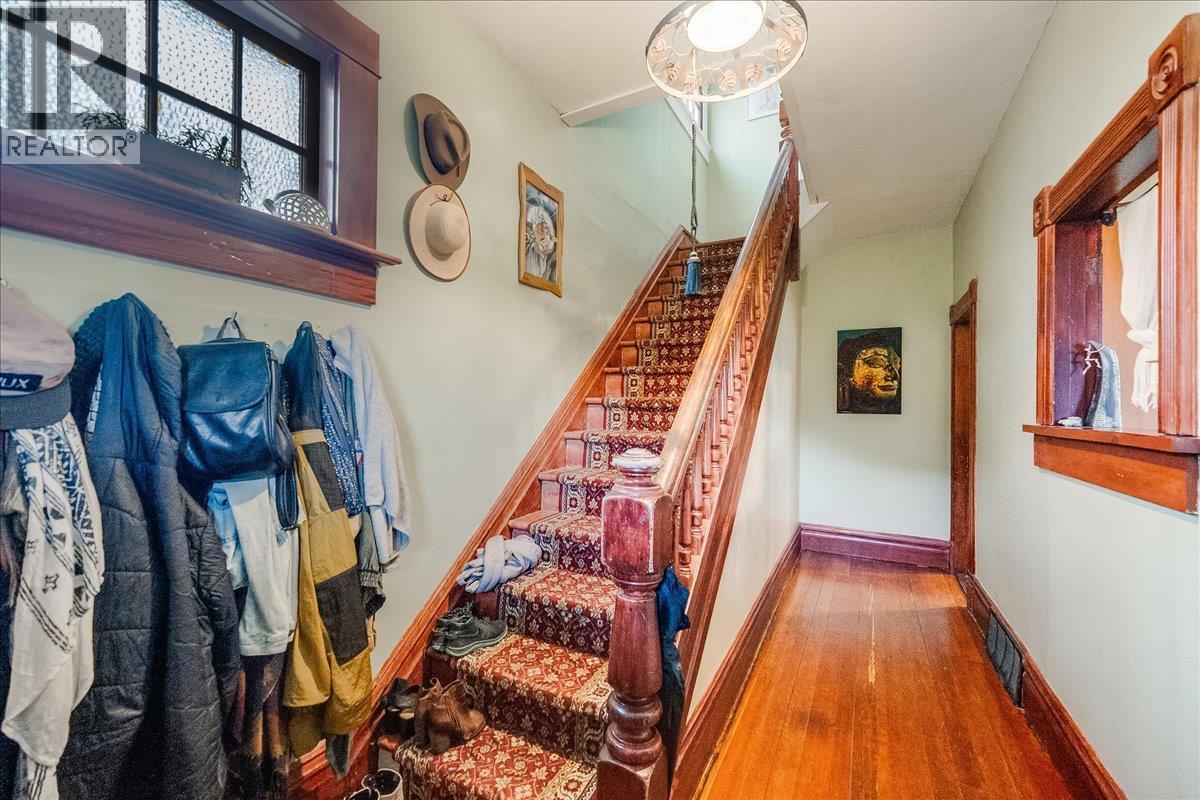 Photo 34 of 222 Observatory Street, Nelson BC