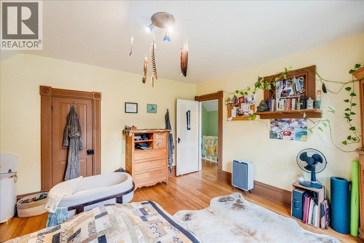 Photo 13 of 222 Observatory Street, Nelson BC