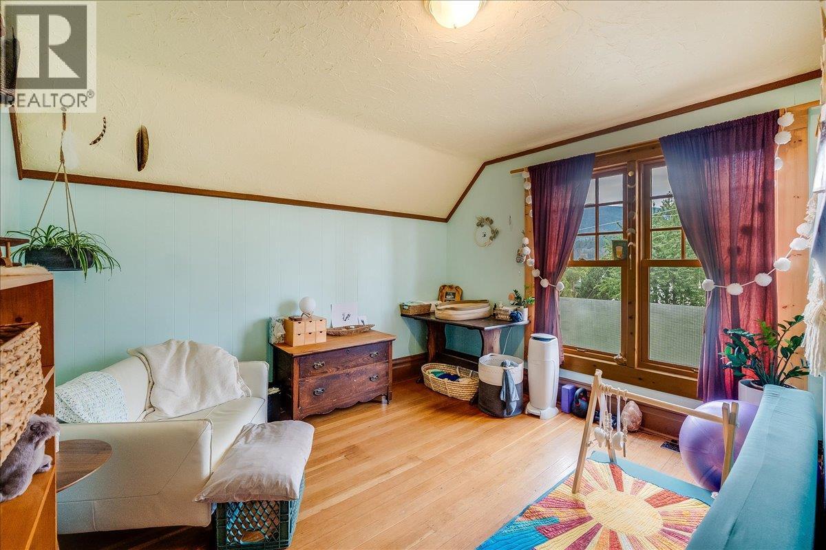 Photo 18 of 222 Observatory Street, Nelson BC