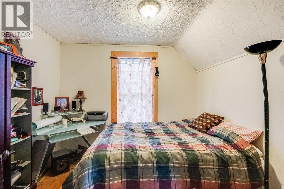 Photo 23 of 222 Observatory Street, Nelson BC