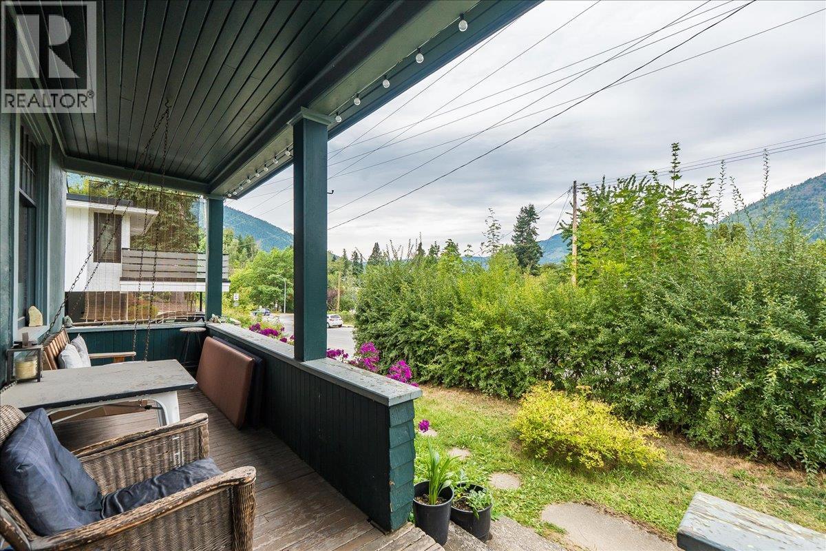 Photo 37 of 222 Observatory Street, Nelson BC