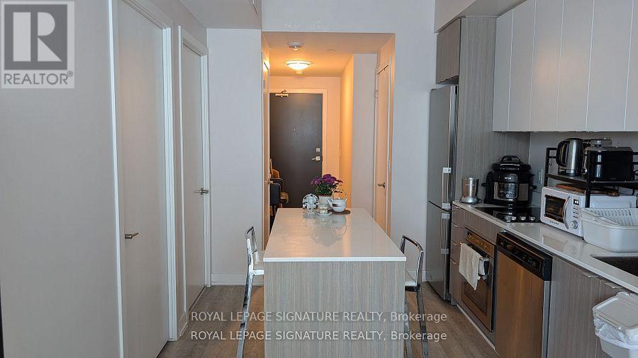 Photo 3 of D 313 5220 Dundas Street, Burlington ON