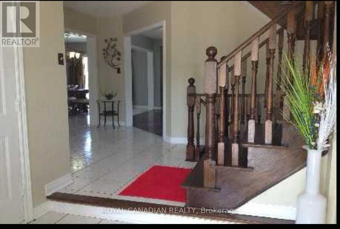 Photo 6 of 87 Sunny Meadow Boulevard, Brampton ON