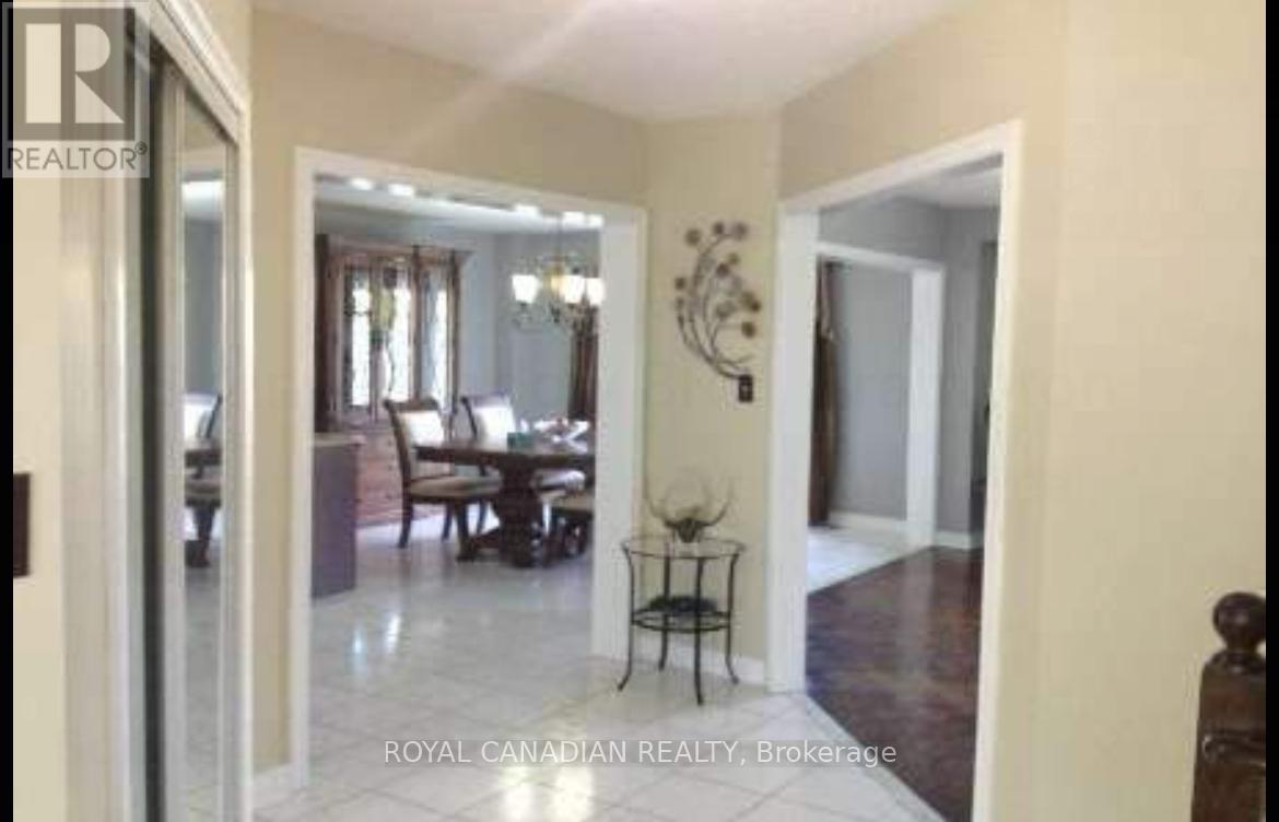 Photo 7 of 87 Sunny Meadow Boulevard, Brampton ON