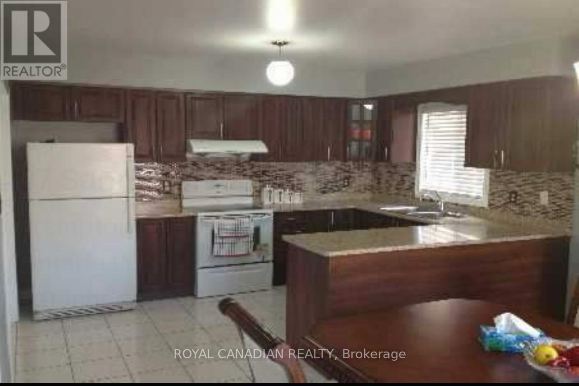 Photo 4 of 87 Sunny Meadow Boulevard, Brampton ON