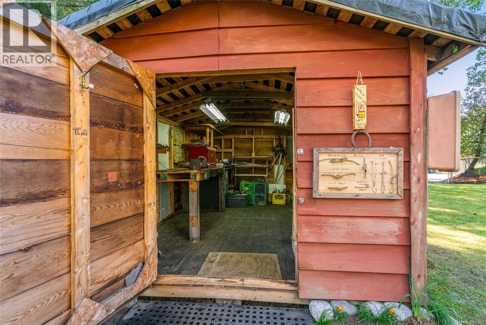 Photo 10 of 1121 Harewood Mines Rd, Nanaimo BC