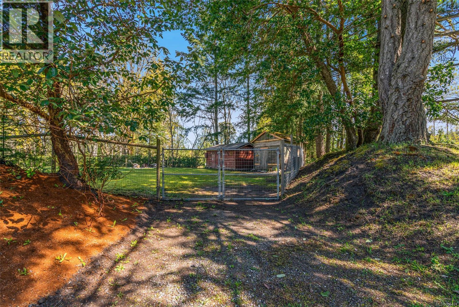 Photo 4 of 1121 Harewood Mines Rd, Nanaimo BC
