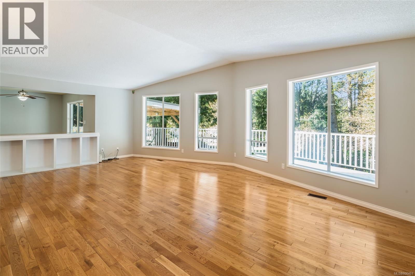 Photo 33 of 1121 Harewood Mines Rd, Nanaimo BC