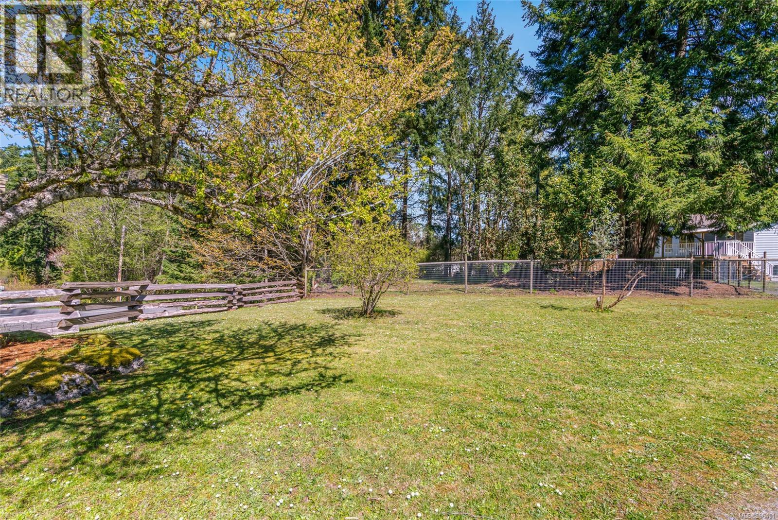 Photo 11 of 1121 Harewood Mines Rd, Nanaimo BC