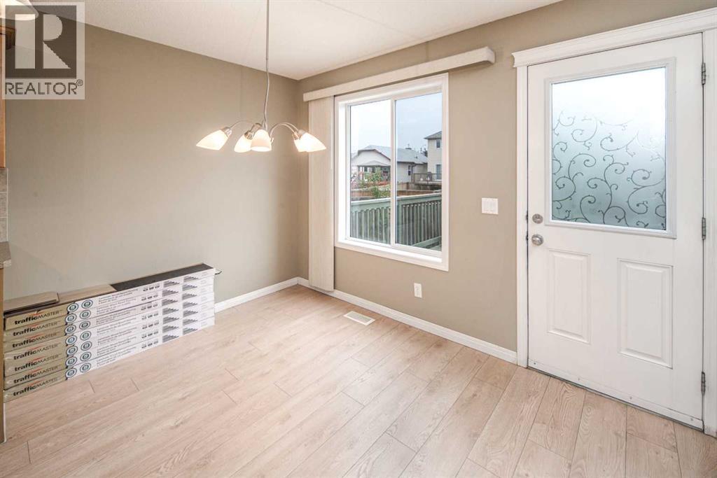 Photo 10 of 143 Covepark Green Ne, Calgary AB
