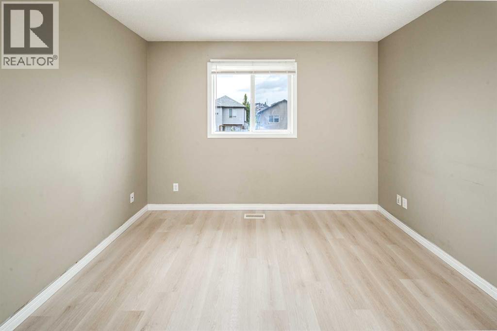 Photo 2 of 143 Covepark Green Ne, Calgary AB