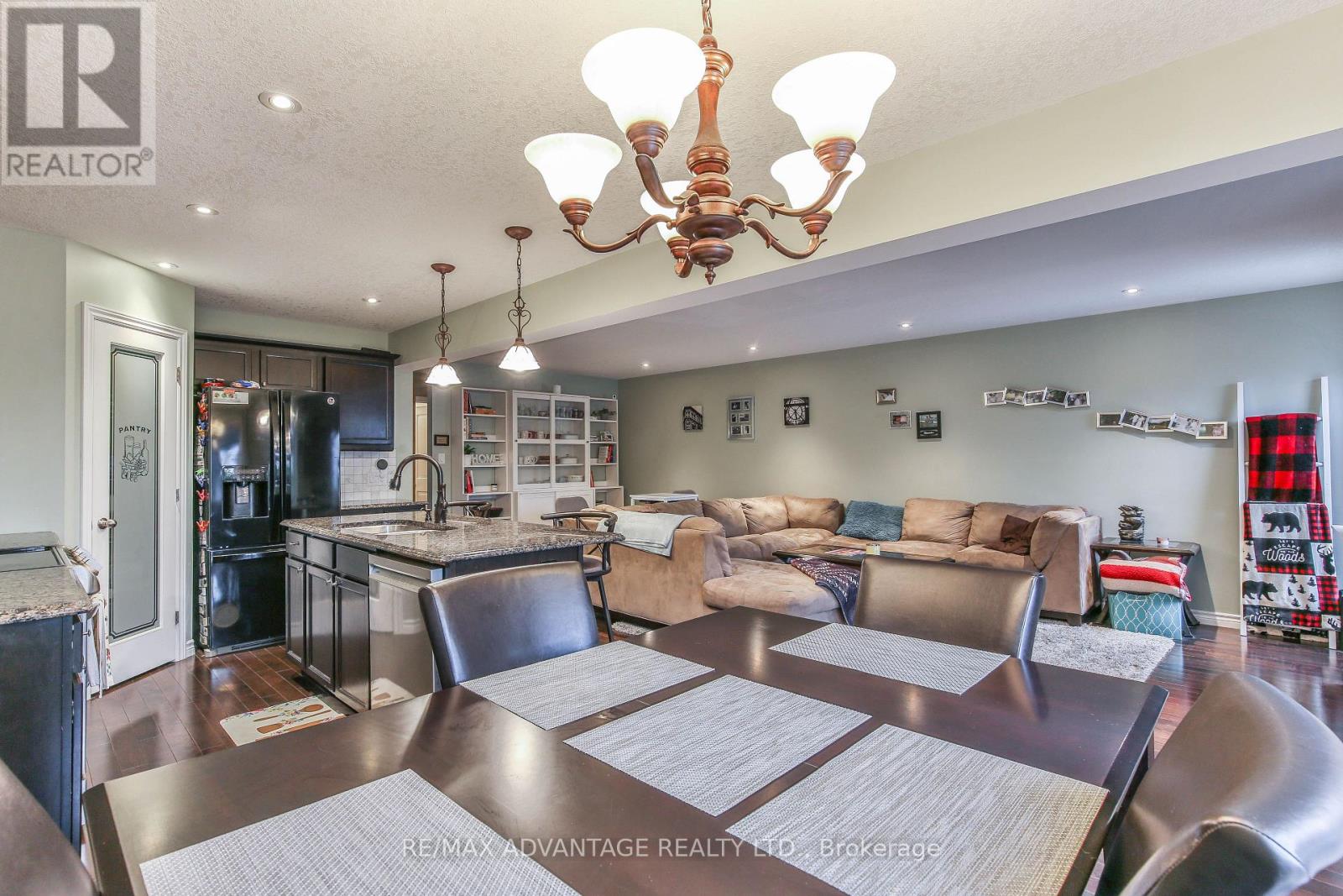 Photo 24 of 3389 Emilycarr Lane, London South ON