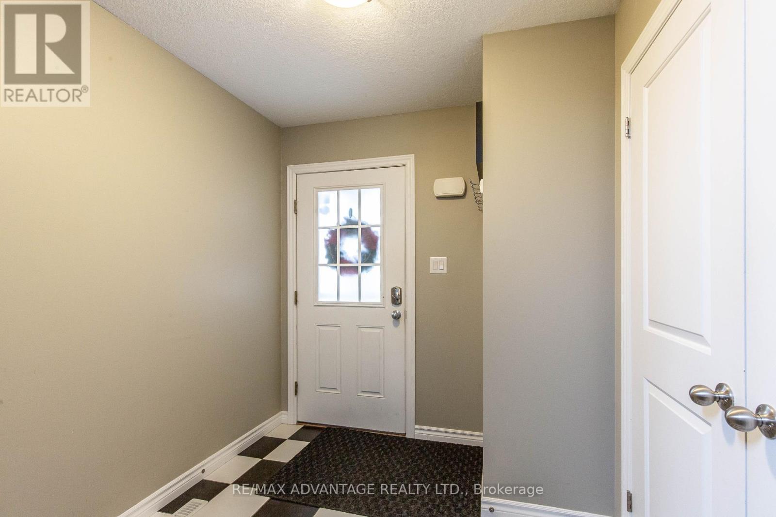 Photo 9 of 3389 Emilycarr Lane, London South ON