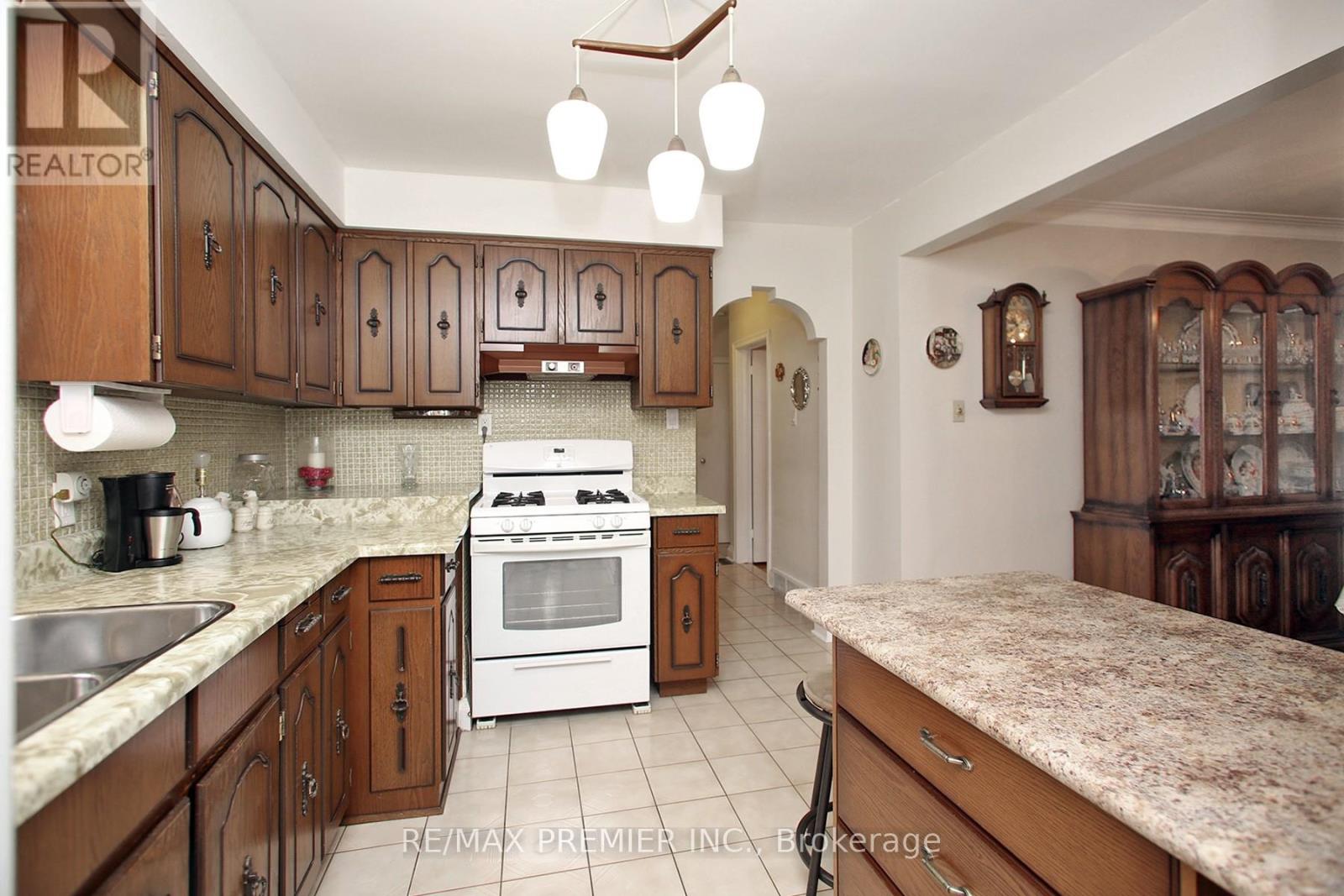Photo 2 of 136 Anthony Road, Toronto ON