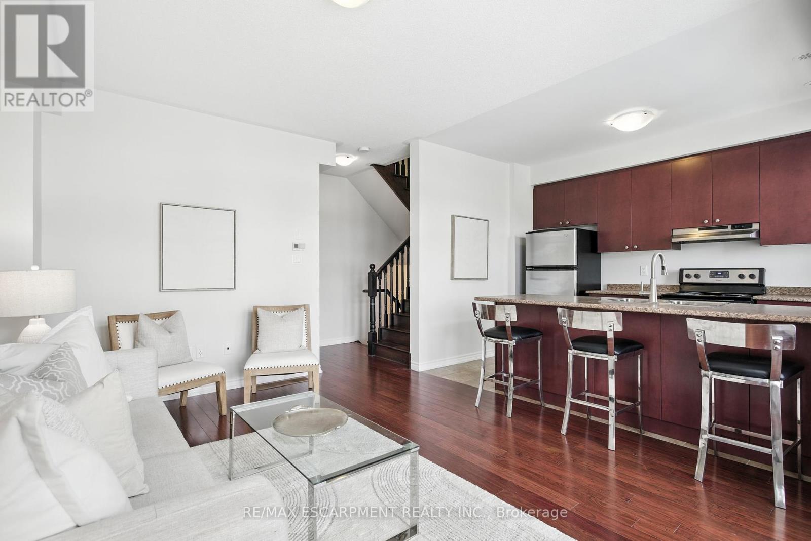 Photo 7 of 2570 Grand Oak Trail, Oakville ON