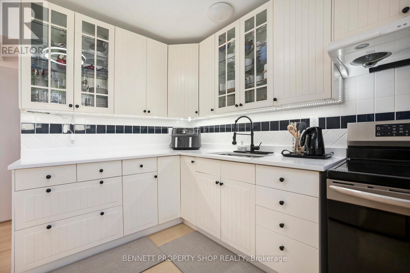 Photo 14 of 846 Borland Drive, Ottawa ON
