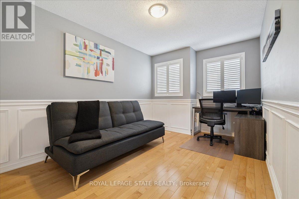 Photo 34 of 42 Meadow Wood Crescent, Hamilton ON