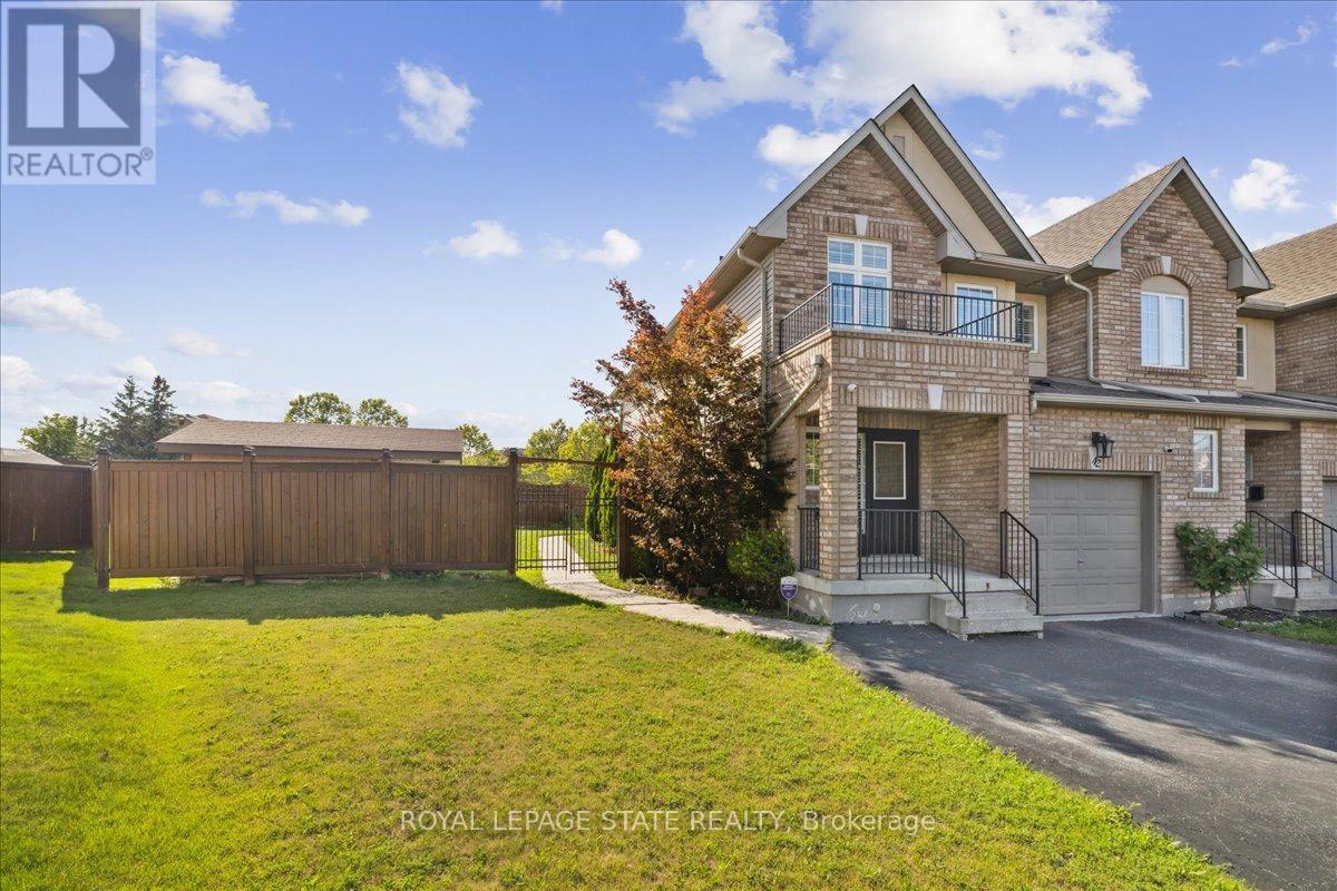 Photo 11 of 42 Meadow Wood Crescent, Hamilton ON