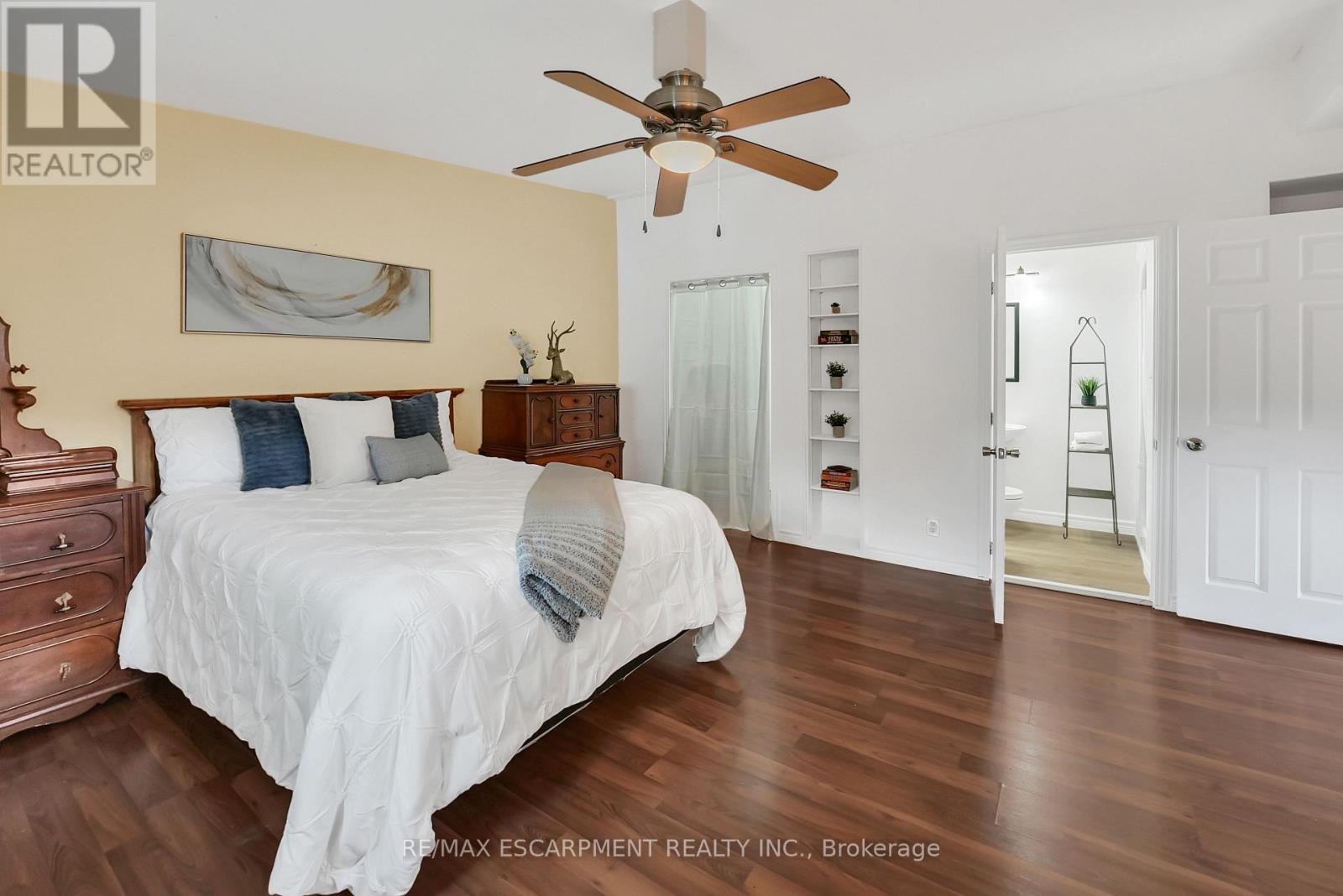 Photo 18 of 1 Waverley Road, St Catharines ON