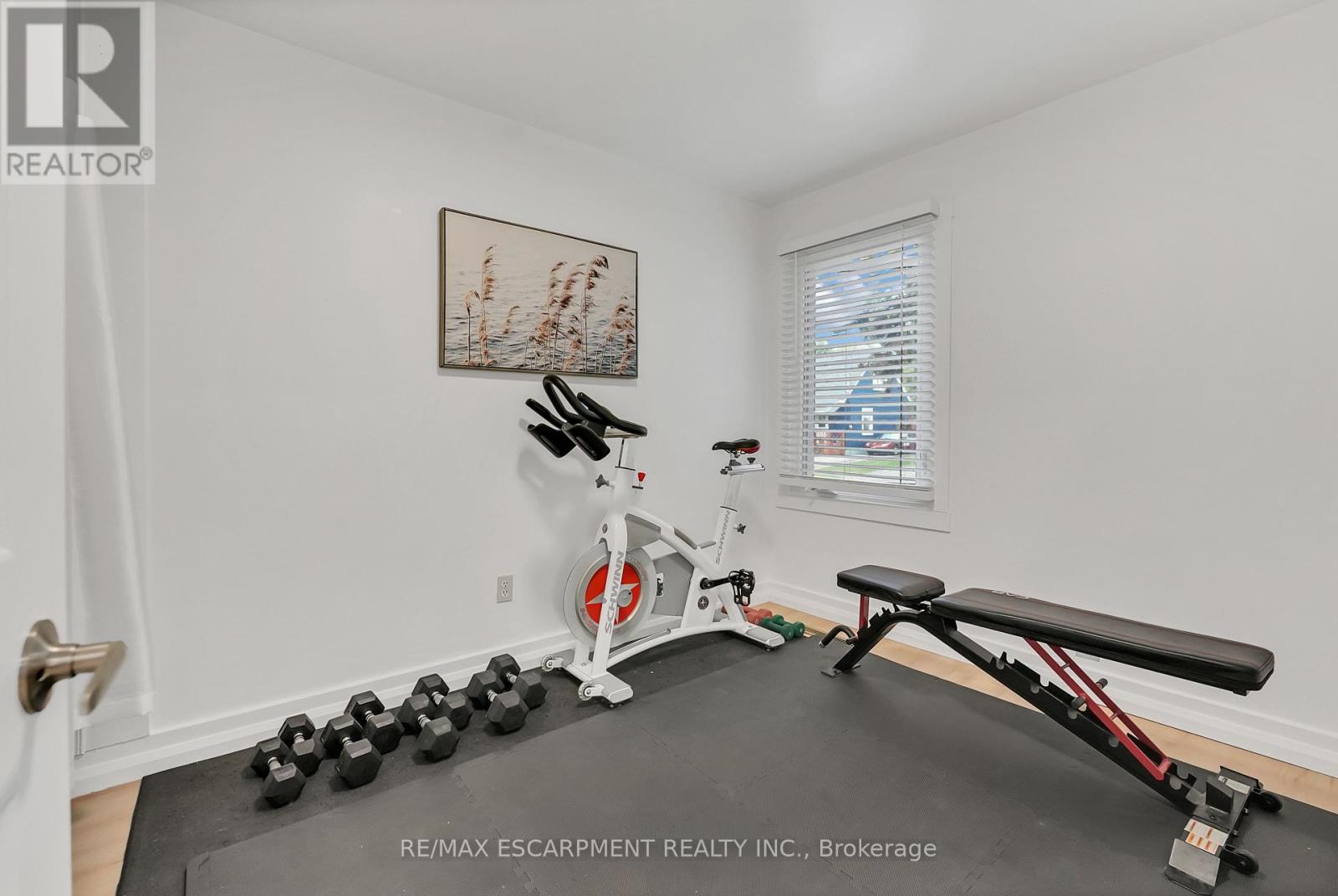 Photo 7 of 1 Waverley Road, St Catharines ON