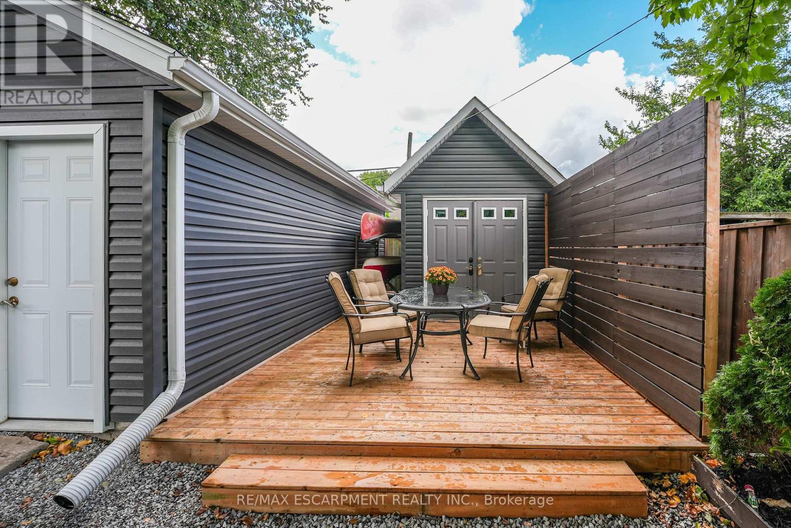 Photo 6 of 1 Waverley Road, St Catharines ON