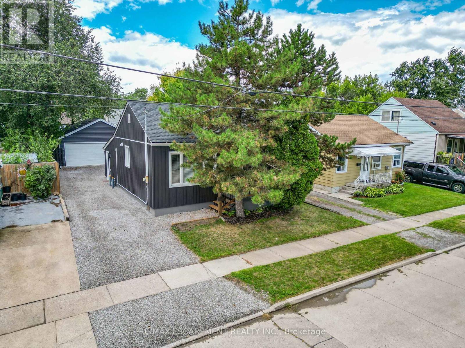 Photo 24 of 1 Waverley Road, St Catharines ON