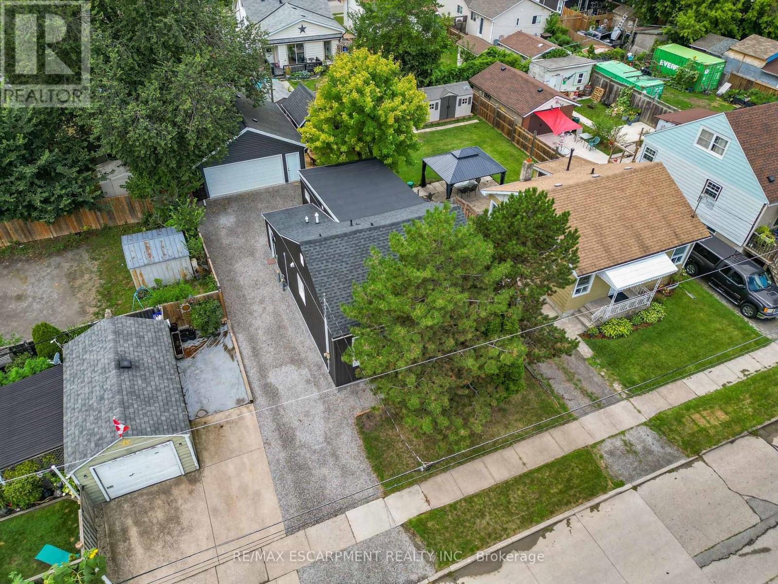 Photo 11 of 1 Waverley Road, St Catharines ON
