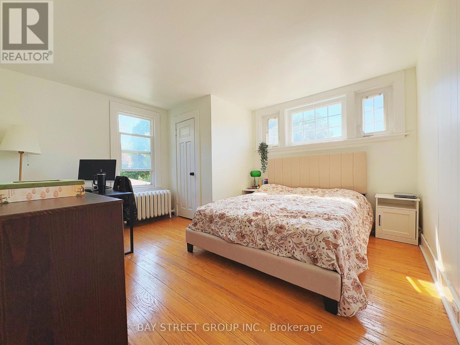 Photo 1 of 5152 Third Avenue, Niagara Falls ON