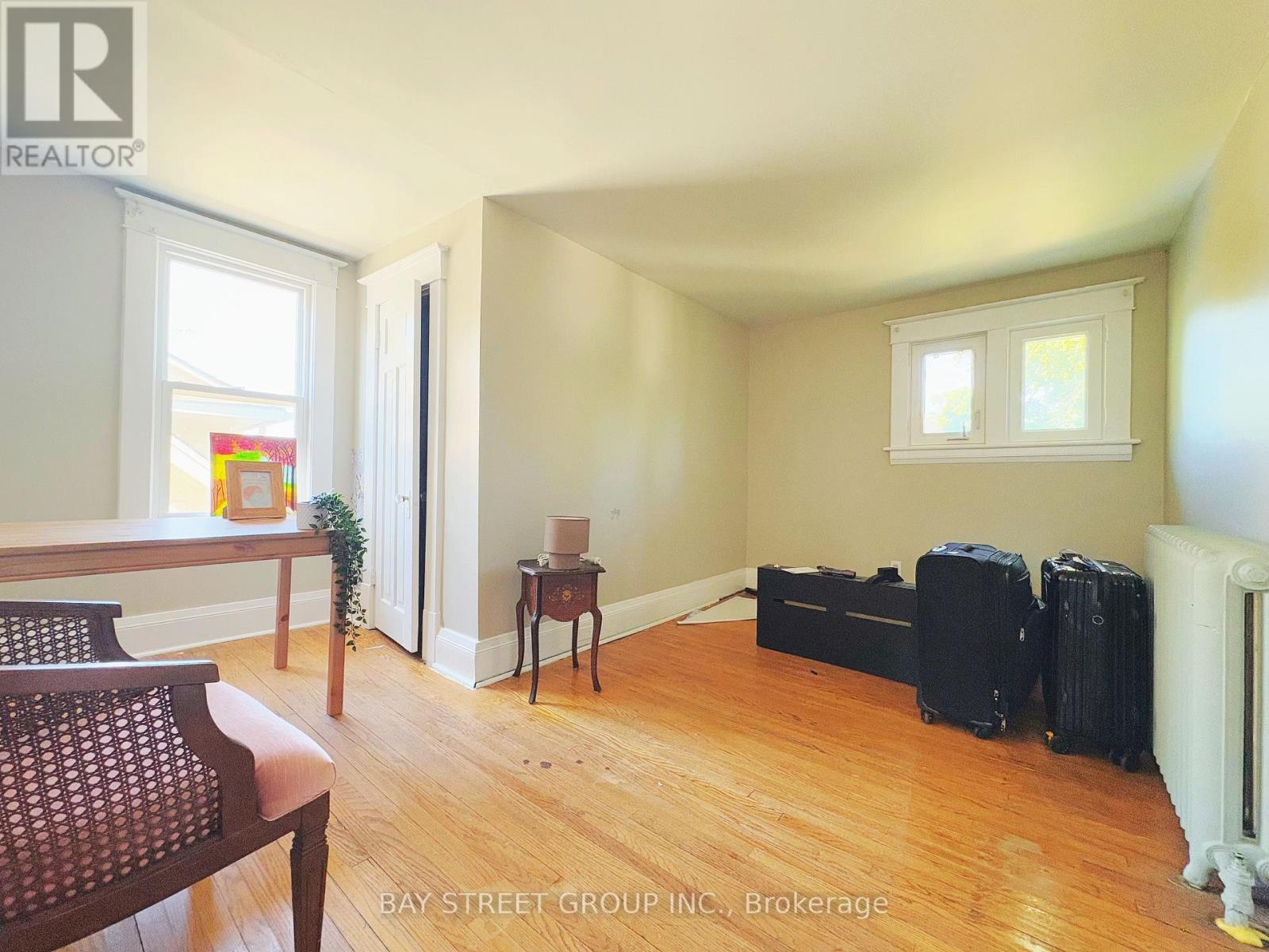Photo 4 of 5152 Third Avenue, Niagara Falls ON