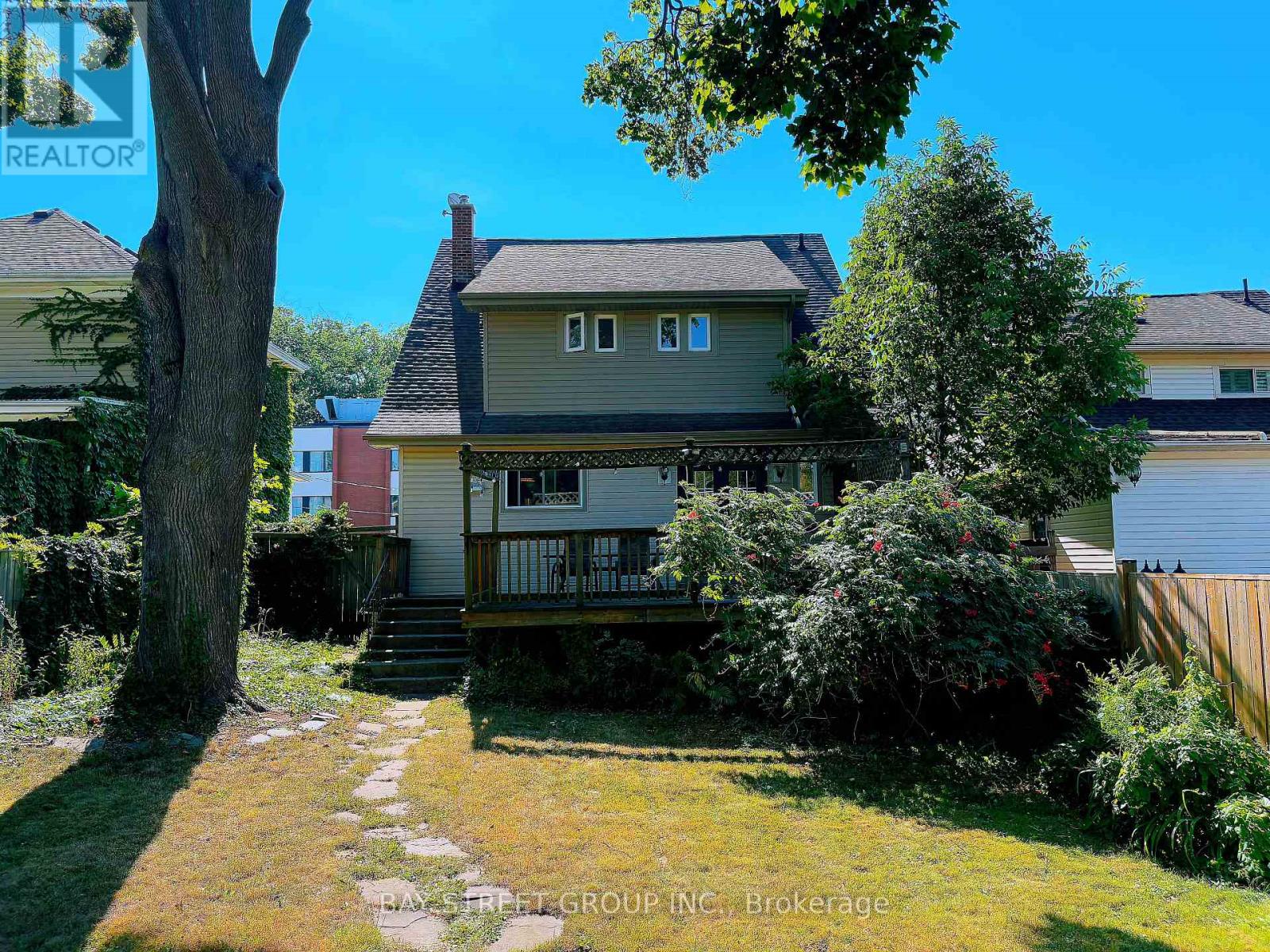 Photo 9 of 5152 Third Avenue, Niagara Falls ON