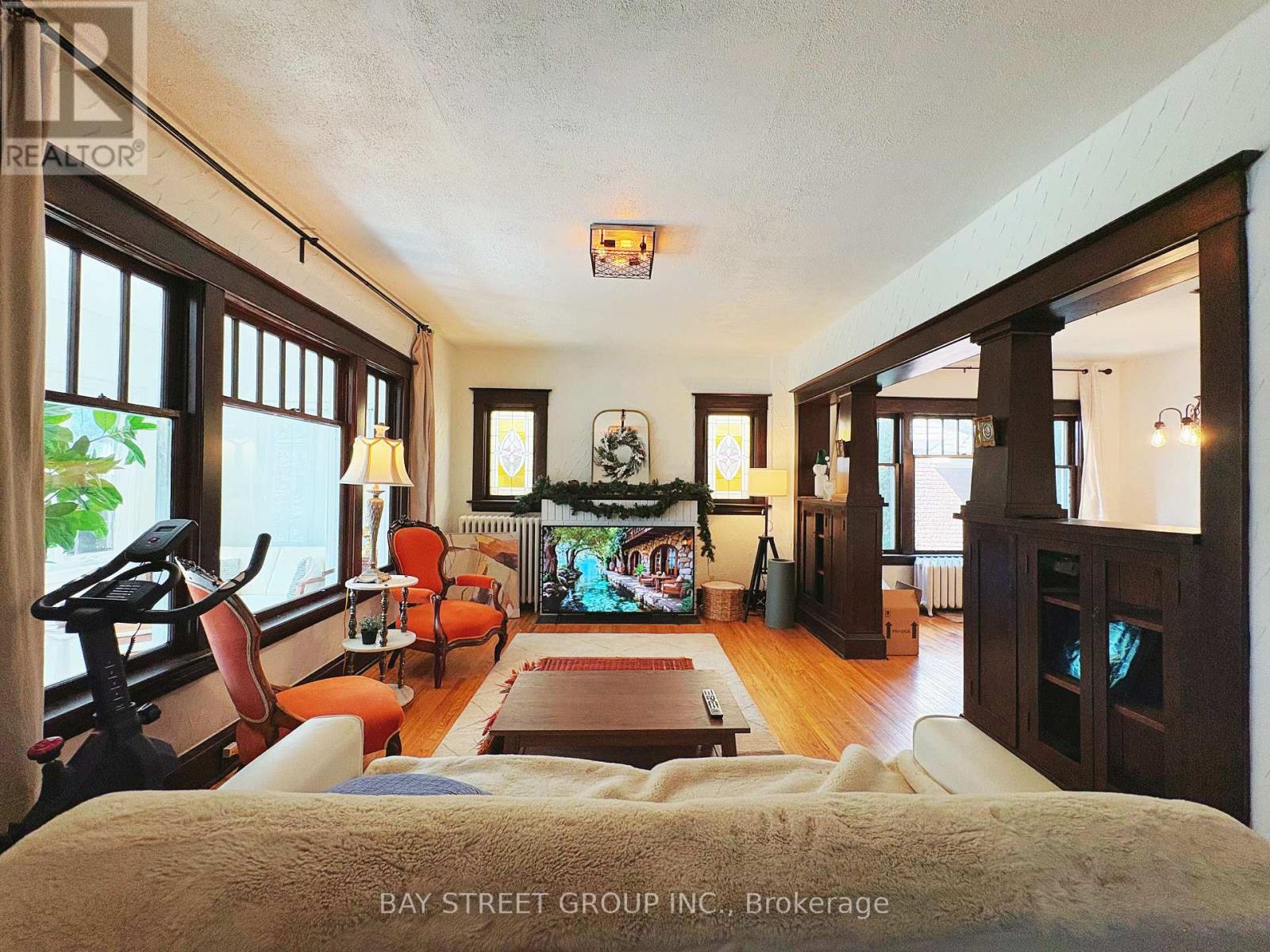 Photo 8 of 5152 Third Avenue, Niagara Falls ON