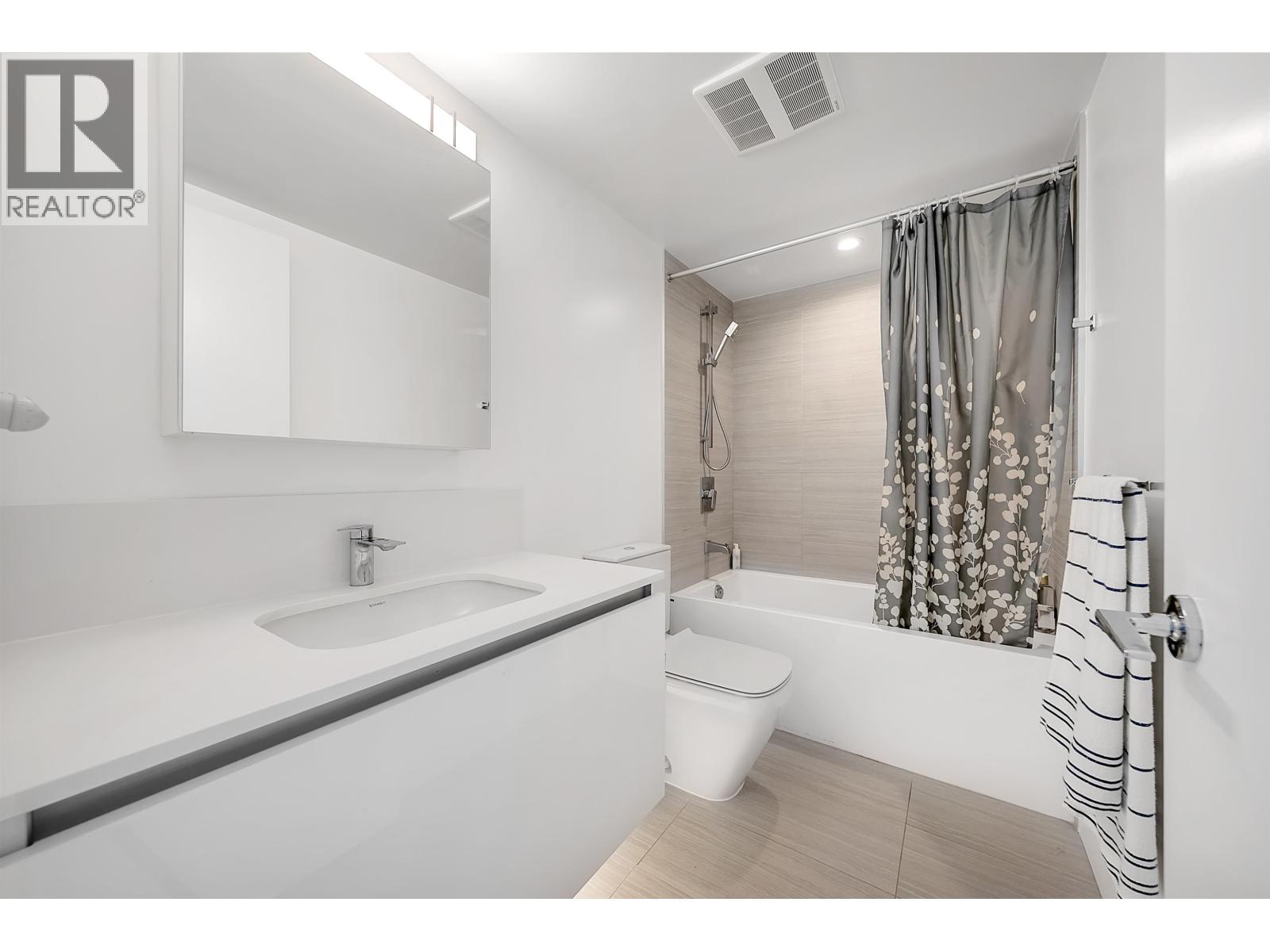Photo 9 of 1007 5766 Gilbert Road, Richmond BC