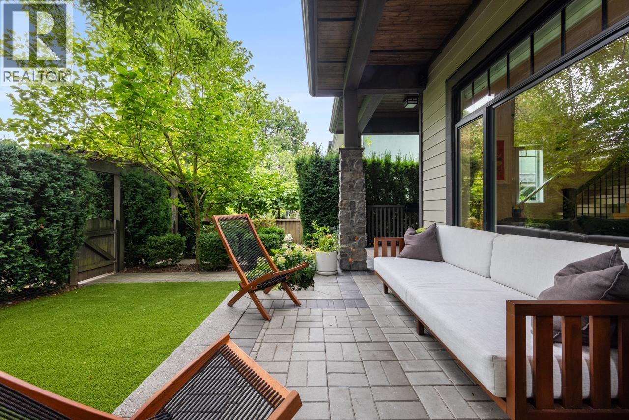 Photo 3 of 1923 Grant Street, Vancouver BC